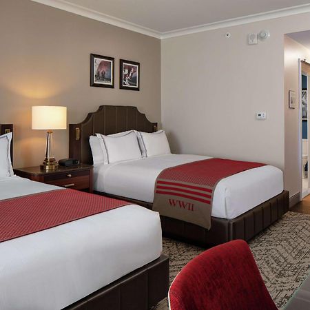 The Higgins Hotel New Orleans, Curio Collection By Hilton Εξωτερικό φωτογραφία