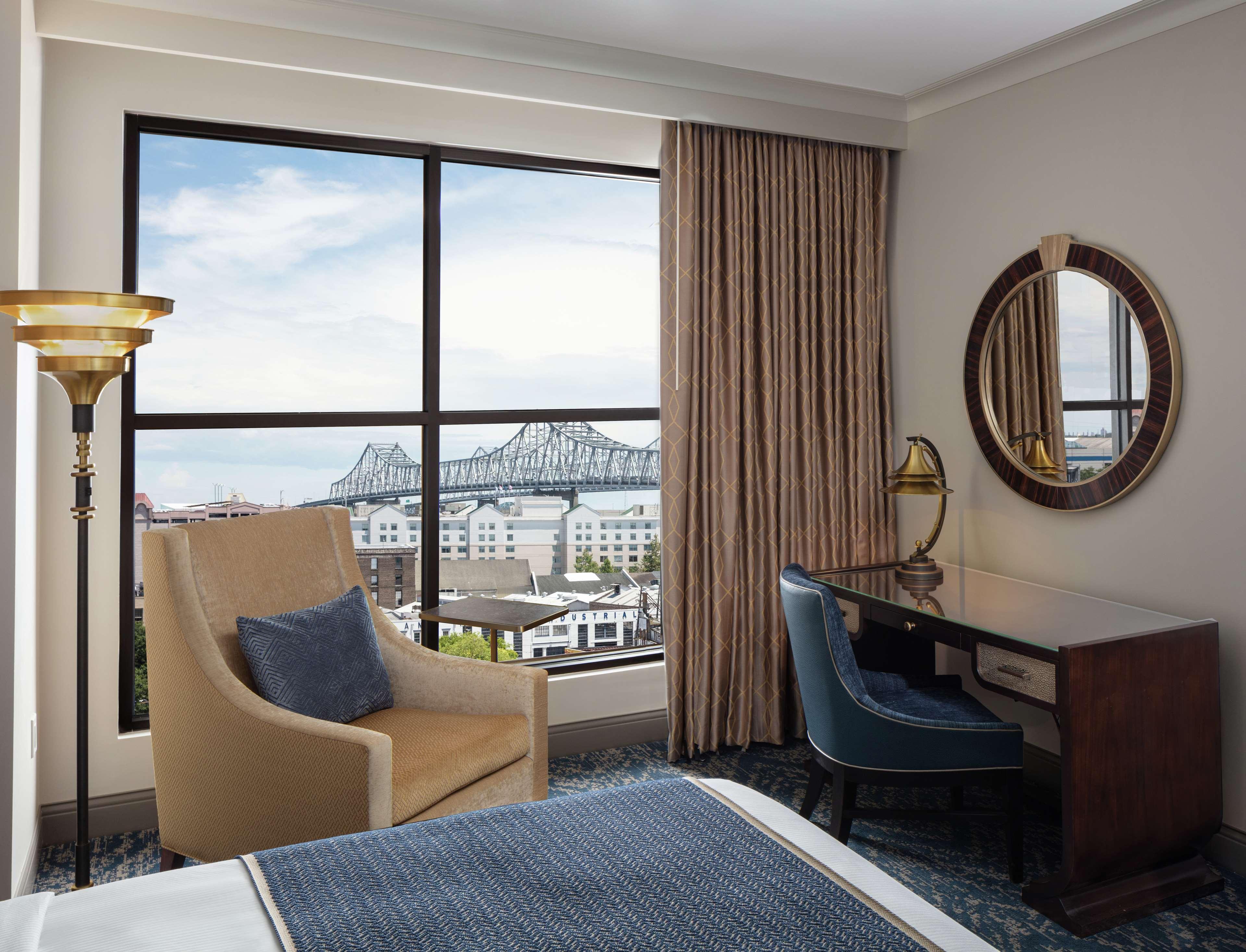The Higgins Hotel New Orleans, Curio Collection By Hilton Εξωτερικό φωτογραφία