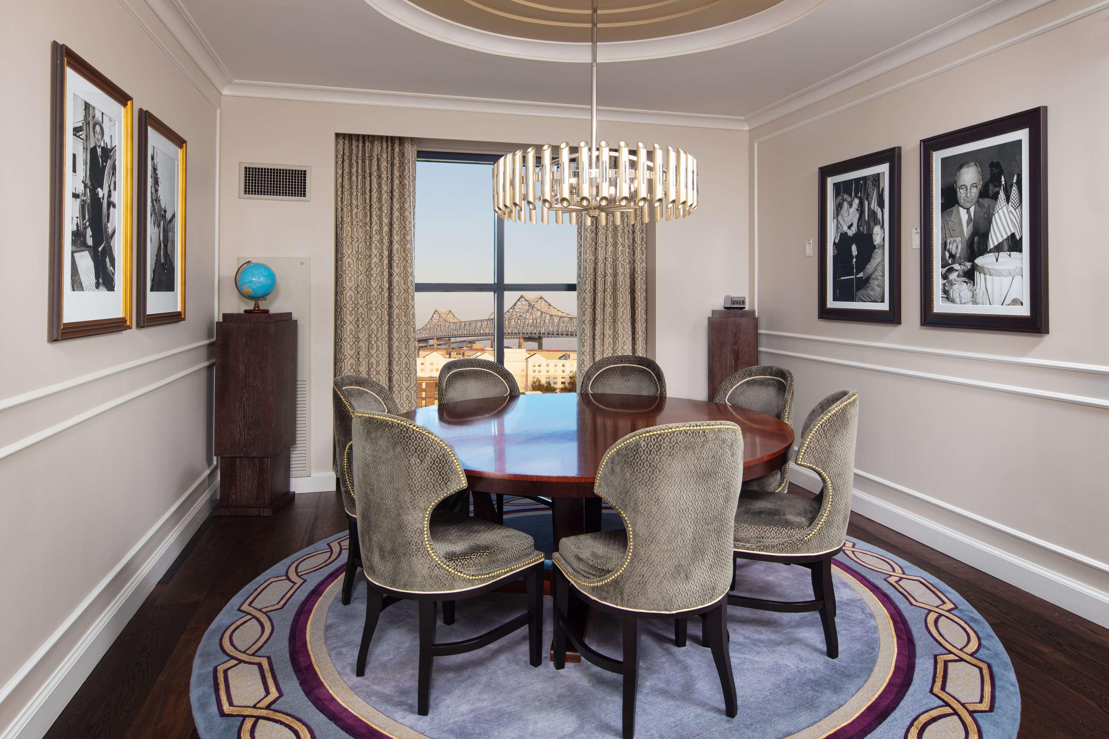 The Higgins Hotel New Orleans, Curio Collection By Hilton Εξωτερικό φωτογραφία