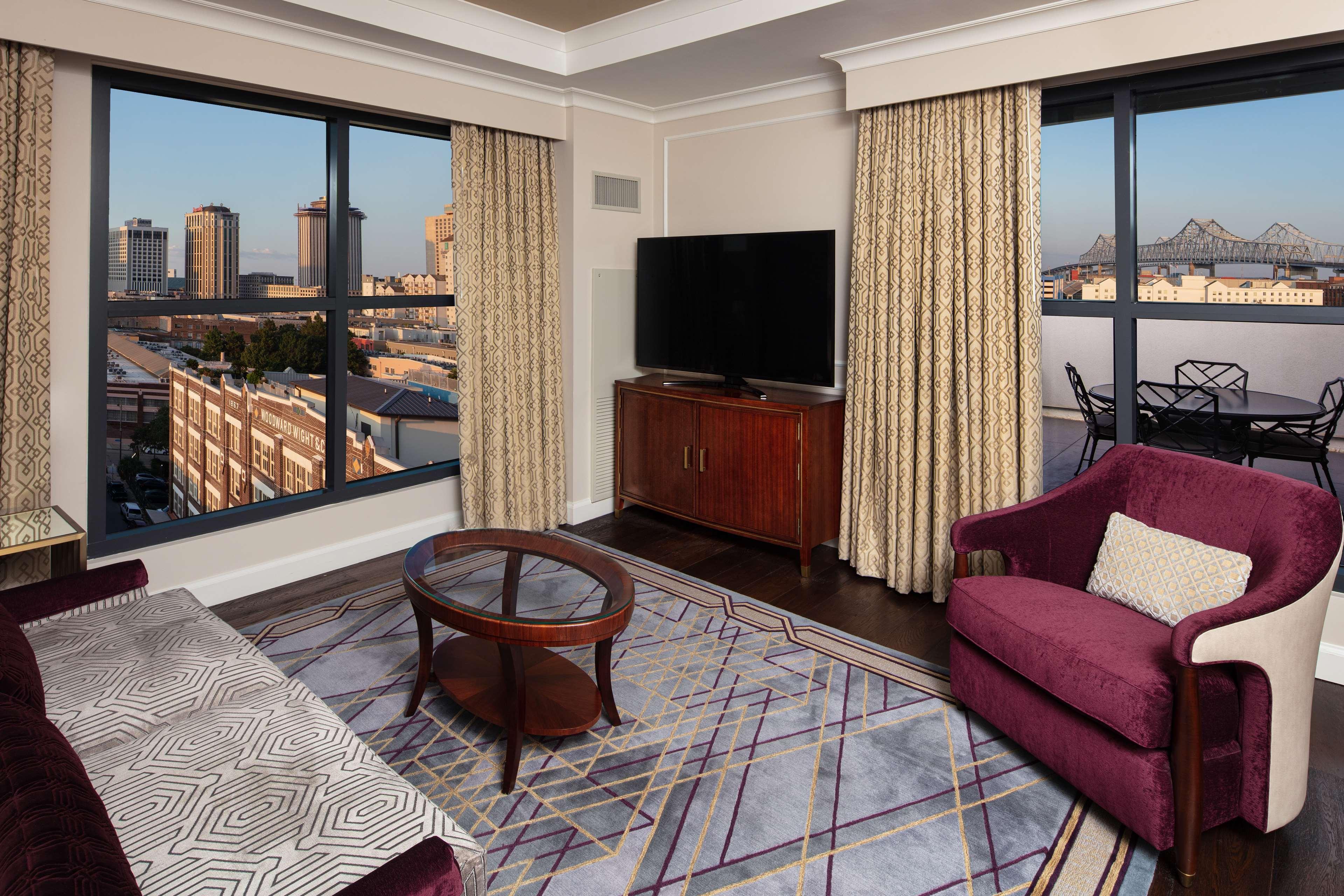 The Higgins Hotel New Orleans, Curio Collection By Hilton Εξωτερικό φωτογραφία