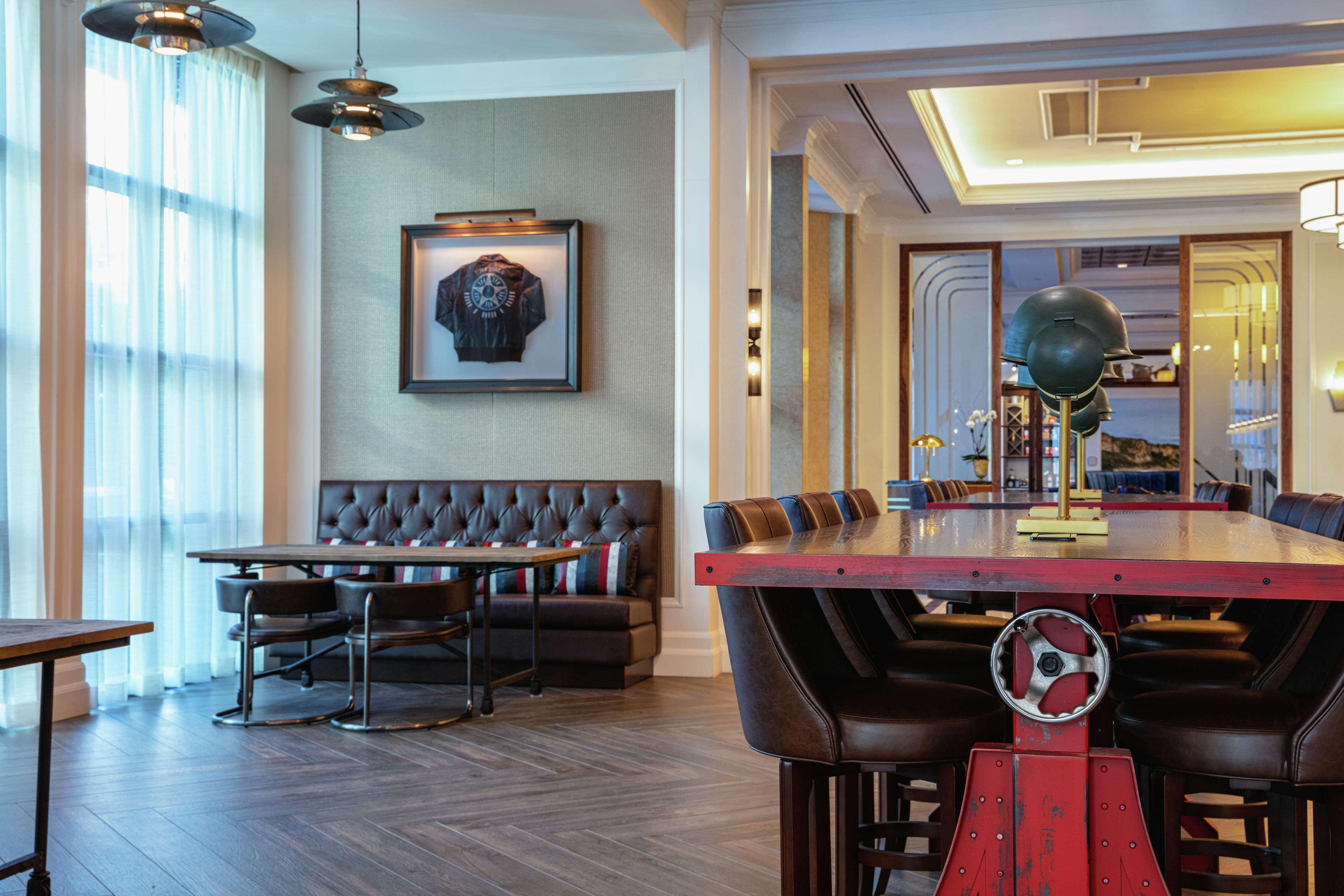 The Higgins Hotel New Orleans, Curio Collection By Hilton Εξωτερικό φωτογραφία