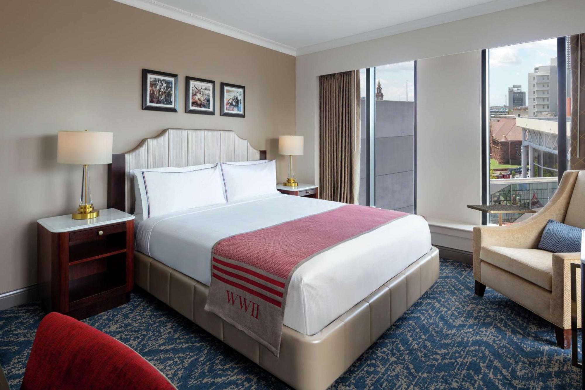 The Higgins Hotel New Orleans, Curio Collection By Hilton Εξωτερικό φωτογραφία