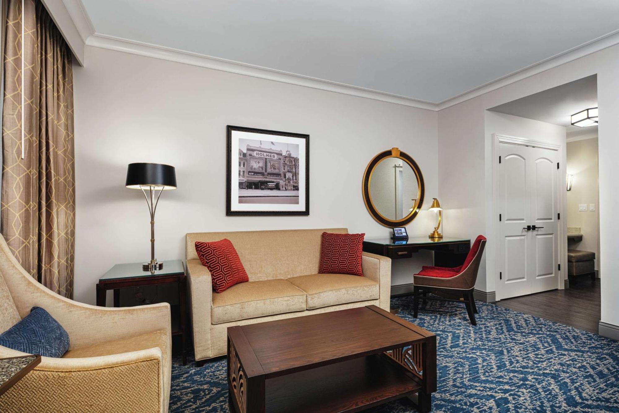The Higgins Hotel New Orleans, Curio Collection By Hilton Εξωτερικό φωτογραφία