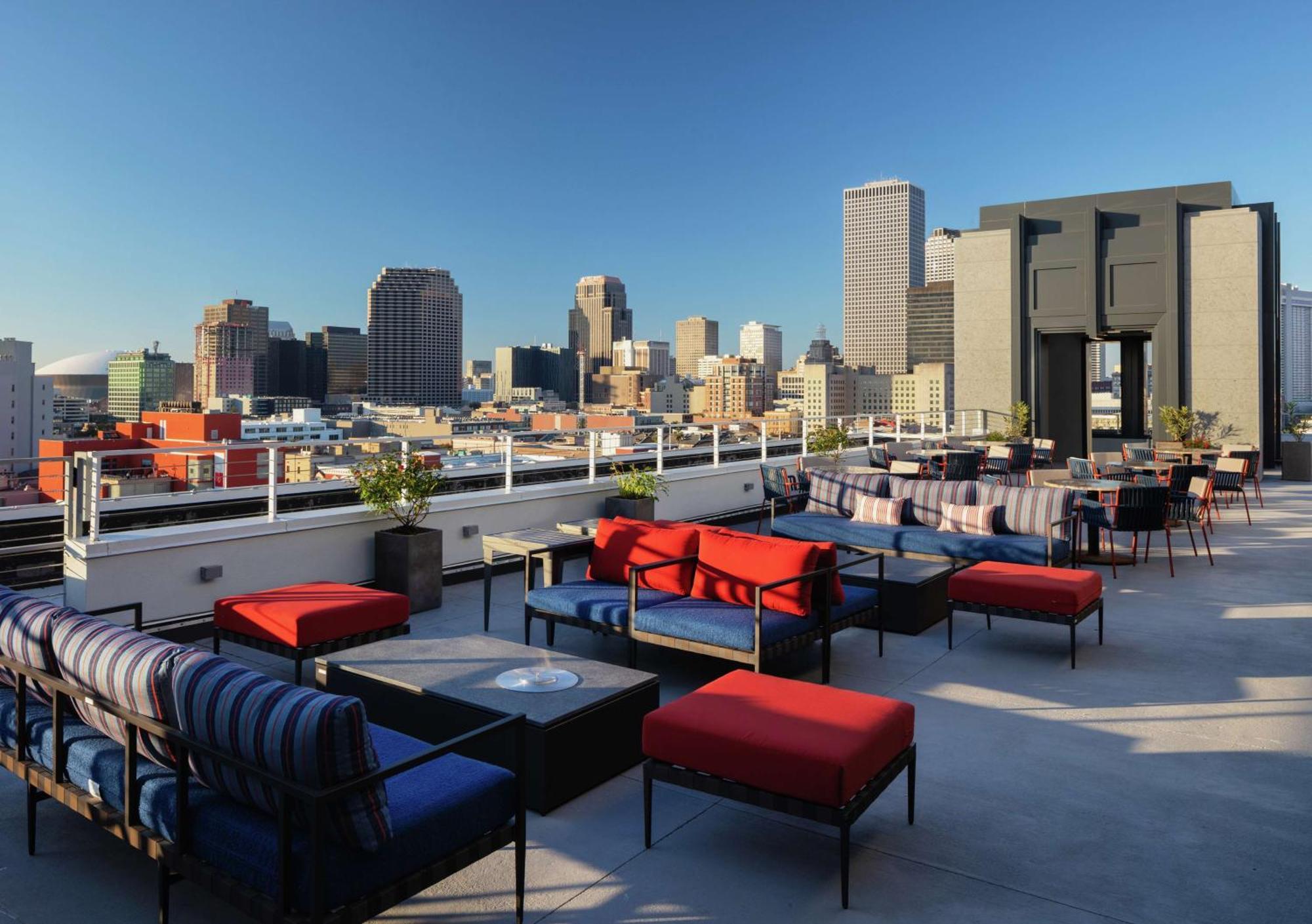 The Higgins Hotel New Orleans, Curio Collection By Hilton Εξωτερικό φωτογραφία