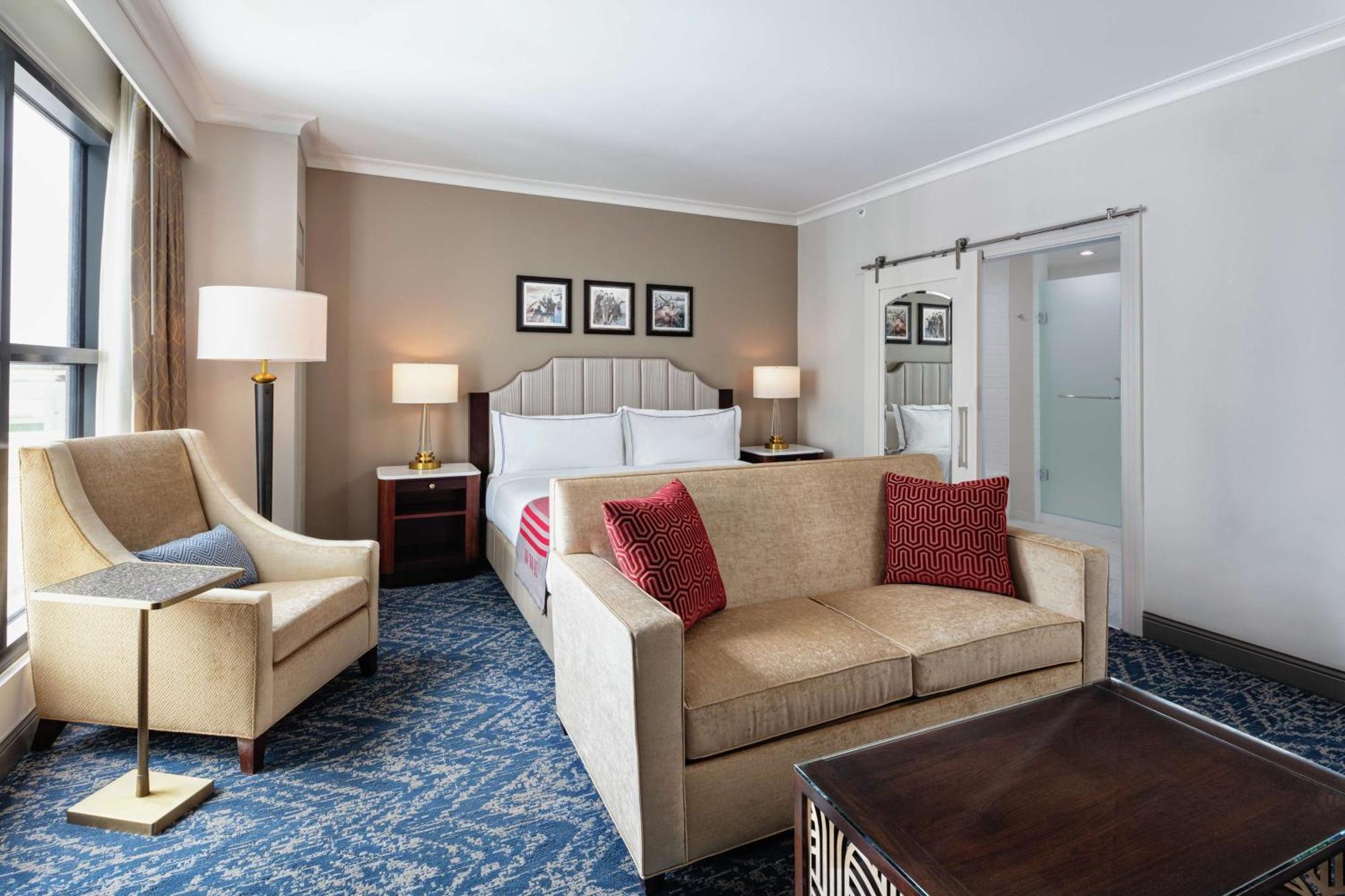 The Higgins Hotel New Orleans, Curio Collection By Hilton Εξωτερικό φωτογραφία