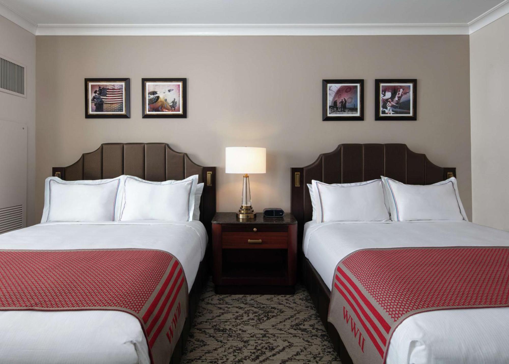 The Higgins Hotel New Orleans, Curio Collection By Hilton Εξωτερικό φωτογραφία