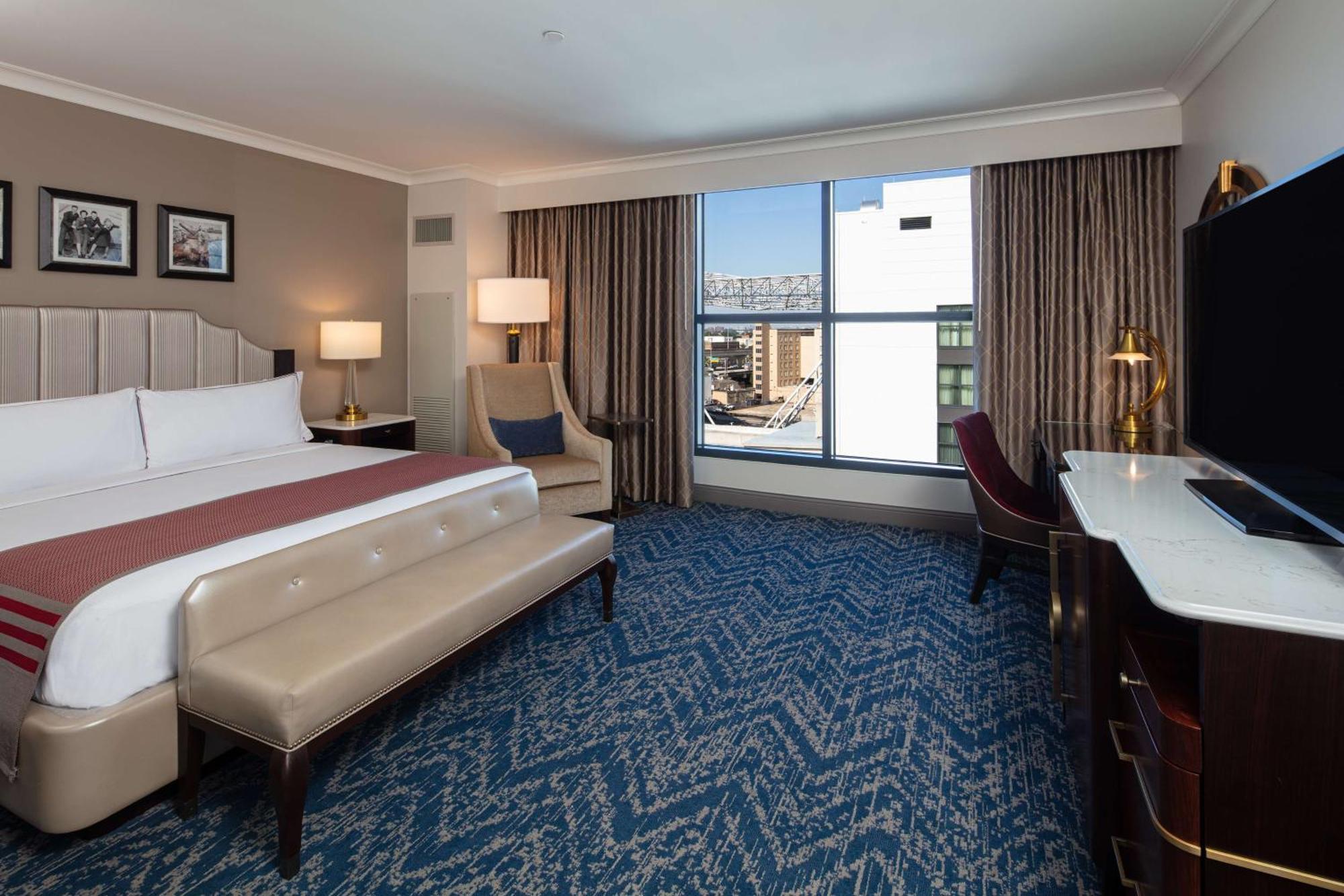 The Higgins Hotel New Orleans, Curio Collection By Hilton Εξωτερικό φωτογραφία