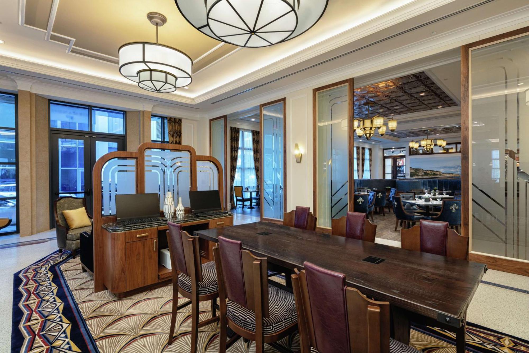 The Higgins Hotel New Orleans, Curio Collection By Hilton Εξωτερικό φωτογραφία